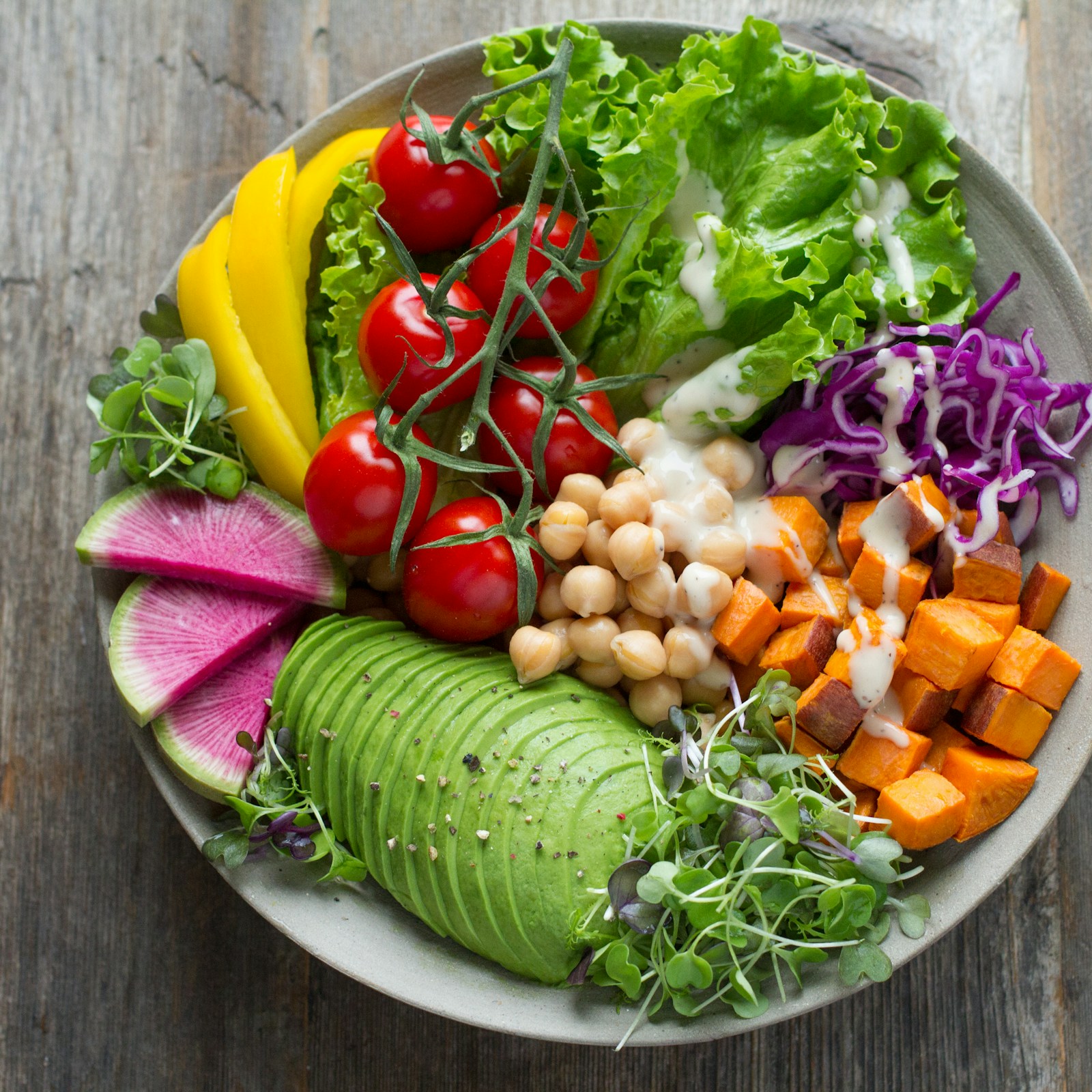 Real salad bowl ready for CalorieSnap meal review